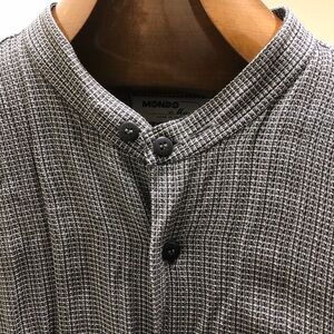Men’s Black & White Textured Button-Front Shirt